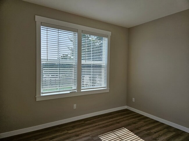 Building Photo - MOVE IN SPECIAL! Newly Built Home in Birch Bay Village!