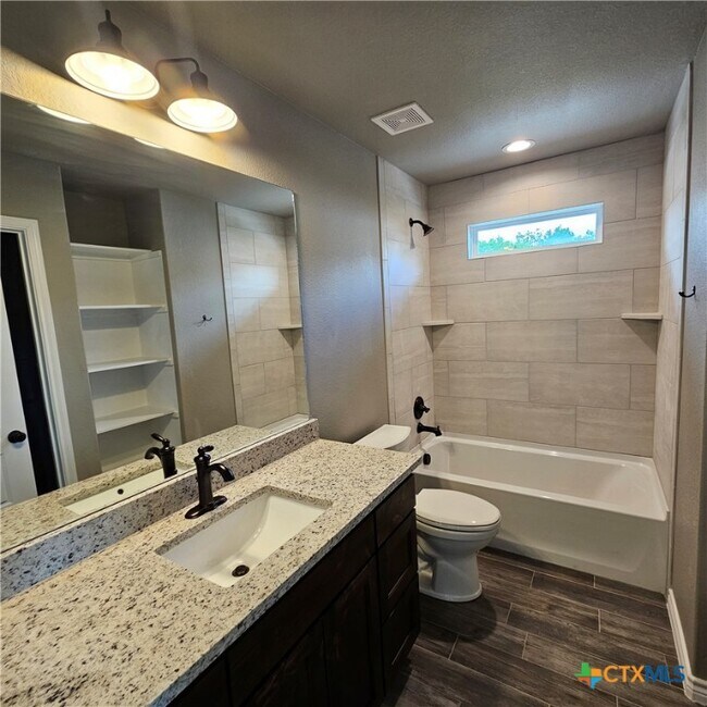 Building Photo - 1746 Blueridge Dr