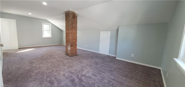 Building Photo - Beautiful CLE 4 bed/2 bath  - Available NOW!