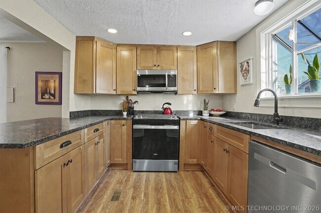 Building Photo - 4713 S 27th W Ave