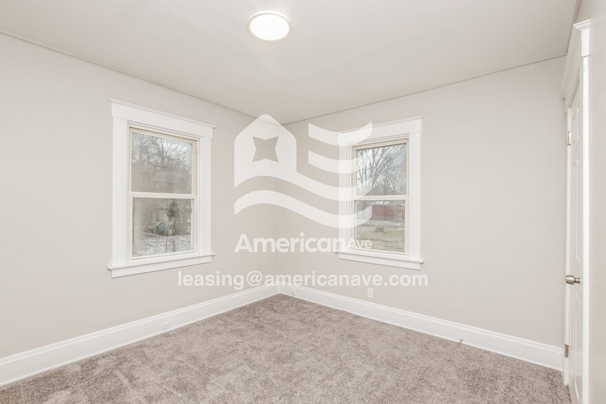 Building Photo - 1823 Sundale Ave