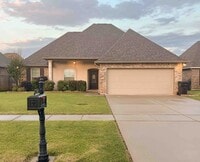 Building Photo - Beautiful 4bed/2 bath home in Cypress Bend