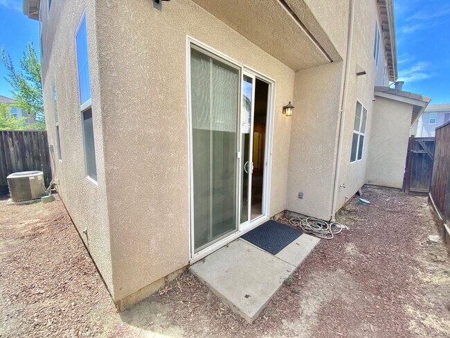 Building Photo - Westlake Winner... Walk to Parks & Schools 3 Bedroom 2.5 Baths