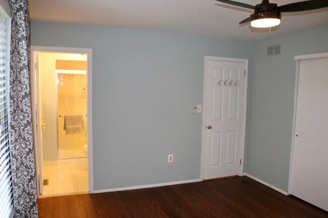 Building Photo - 611 Cornwall Ct