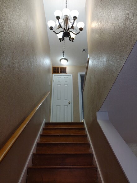 Building Photo - 12600 Copperwood Dr NE