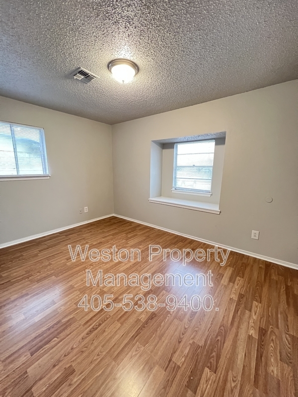 Building Photo - 2909 SW 65th Pl