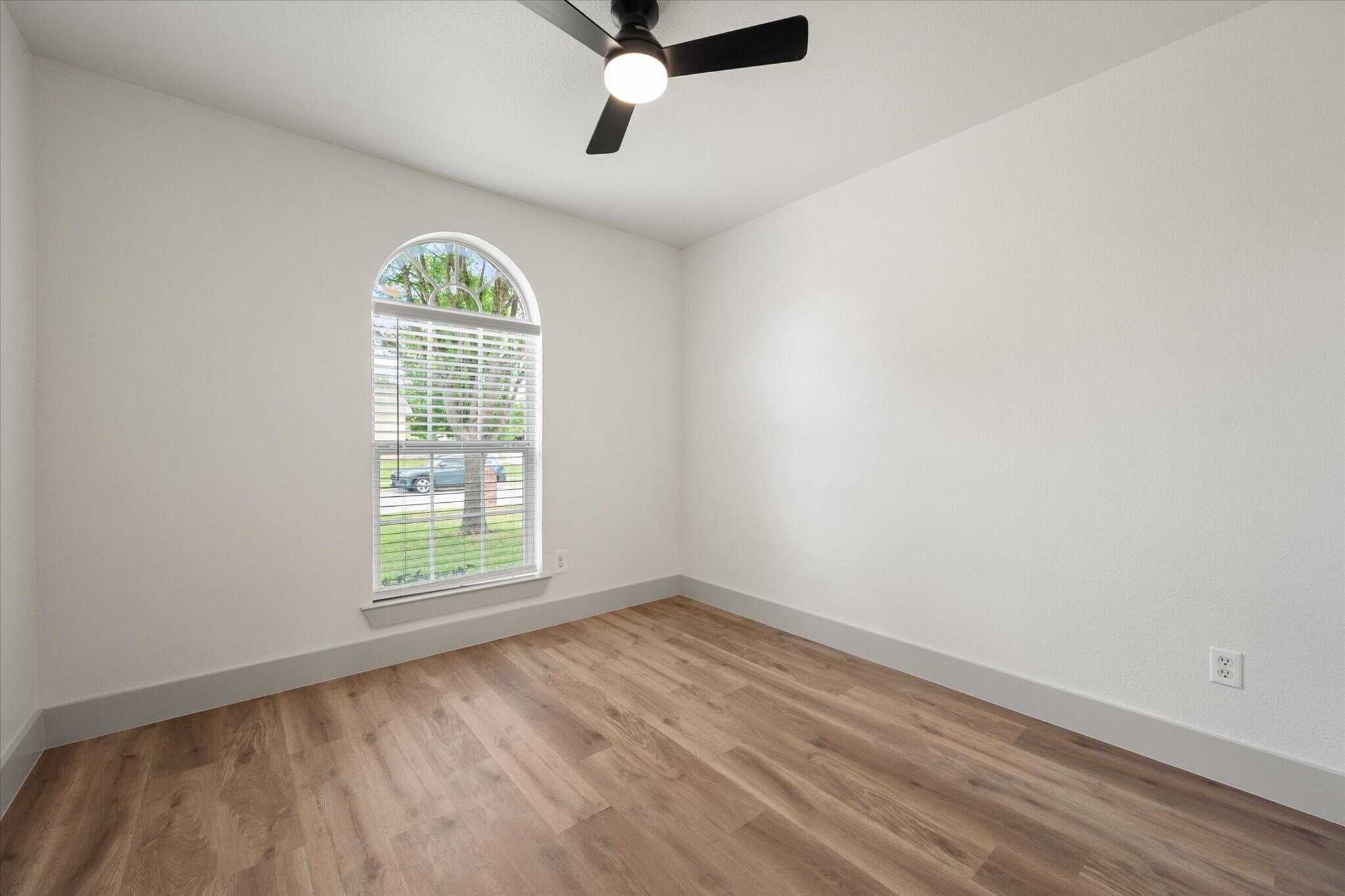 Building Photo - 5021 Bayberry Dr