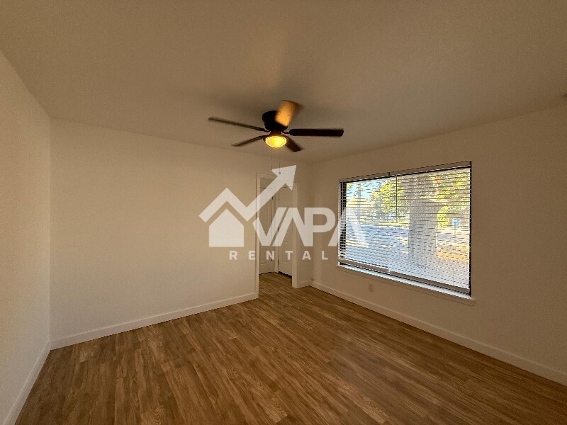 Building Photo - 319 Surrels Ave