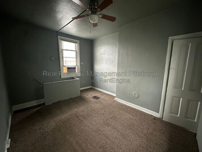 Building Photo - 239 Urbana Wy