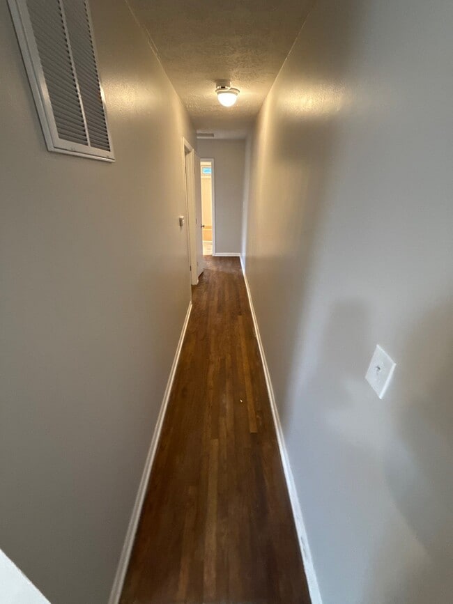 Building Photo - 5331 Oliver Ave