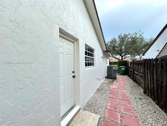 Building Photo - 13971 SW 112th St