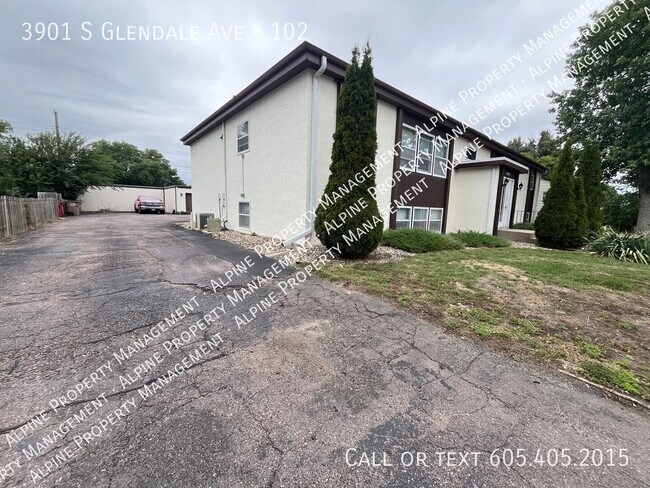 Building Photo - 3901 S Glendale Ave