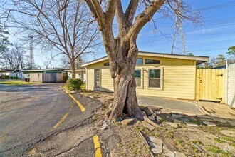 Building Photo - 4102 Sherwood Ln