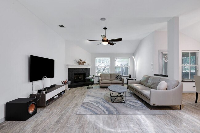 Building Photo - 9815 Lockberry Ln