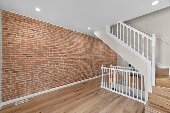 Building Photo - 1411 Olive St