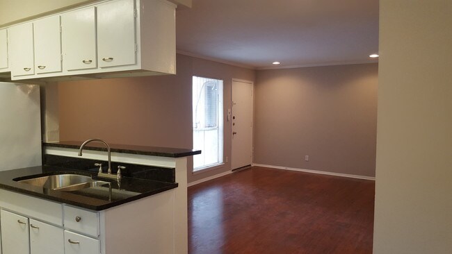 Building Photo - 1412 Hawthorne St