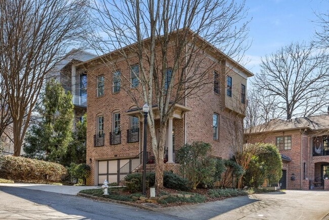 Building Photo - 540 Woodall Ave NE