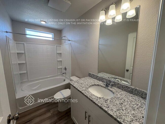 Building Photo - 3377 Streamwood Dr