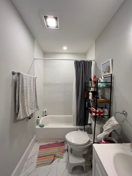 Building Photo - 305 Highland Ave