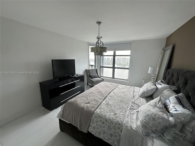 Building Photo - 3530 Mystic Pointe Dr