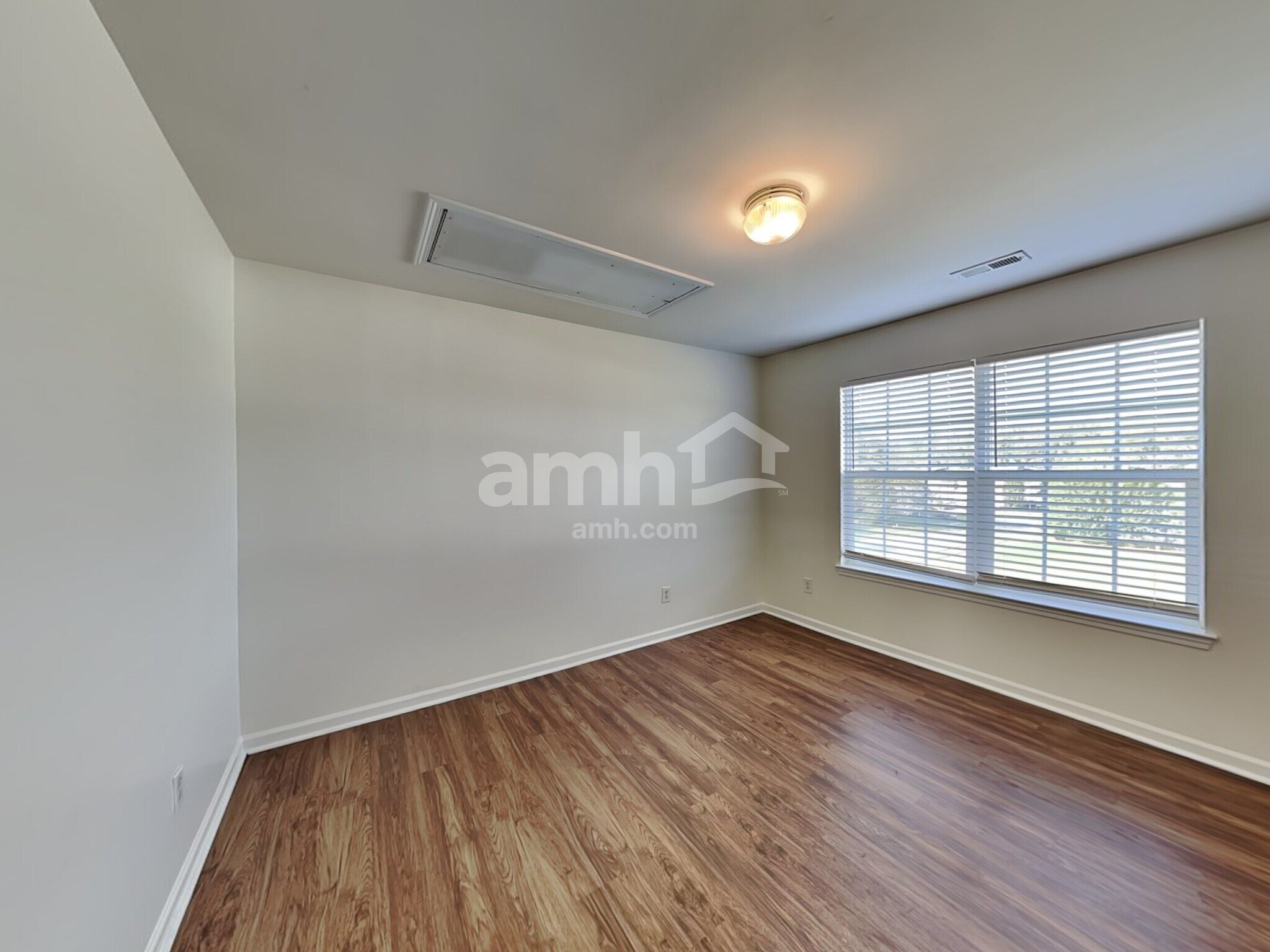 Building Photo - 13624 Whitebark Ct
