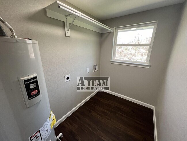 Building Photo - Beautiful Remodeled 3 Bed 1 Bath