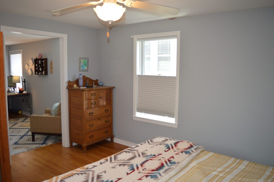 Building Photo - 7002 Hubbard Ave