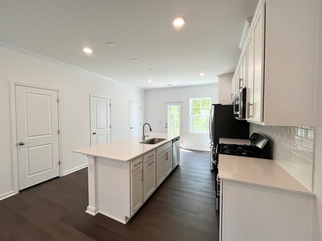 Building Photo - Newly Built 2BD, 2.5BA Apex Townhome in an HOA Community Near RDU Airport, RTP, and Fenton