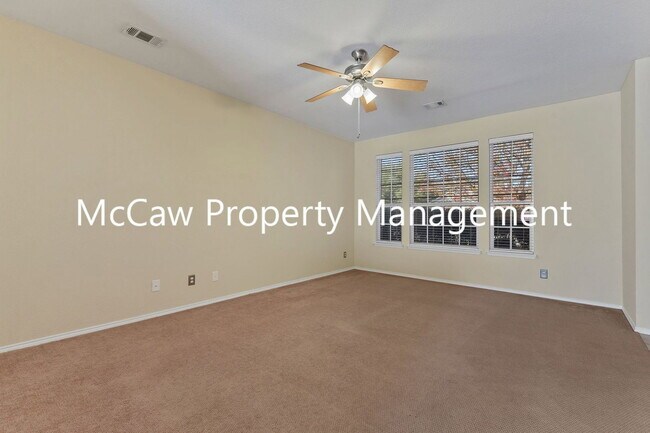 Building Photo - 5116 Meridian Ln