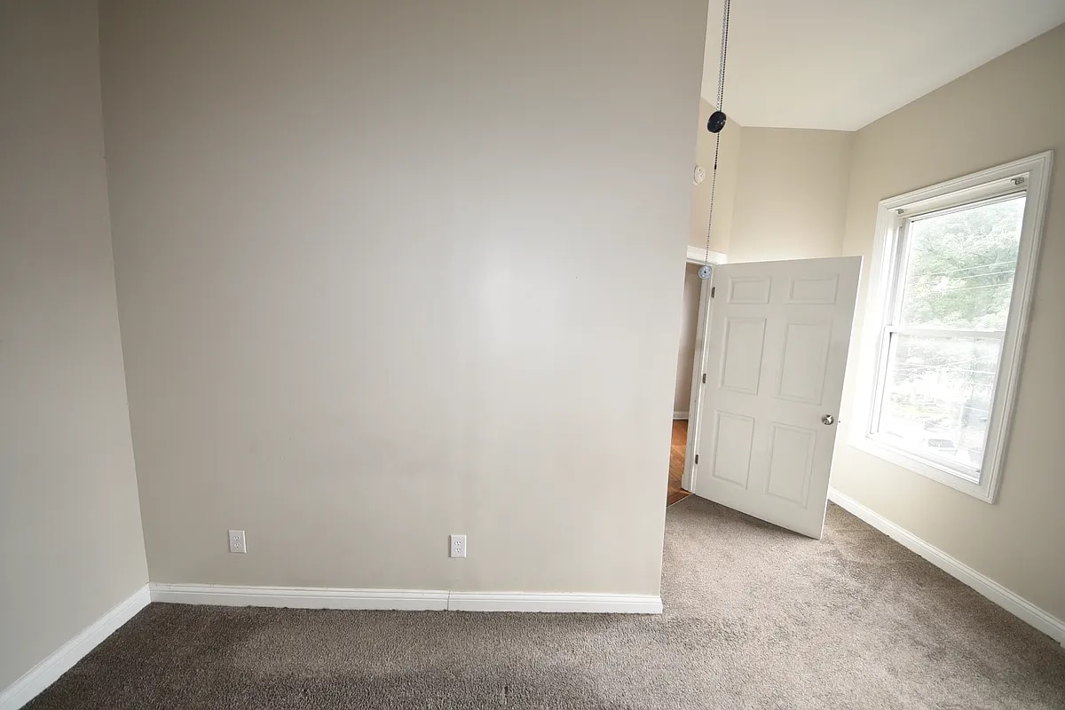 Building Photo - 746 Columbia St