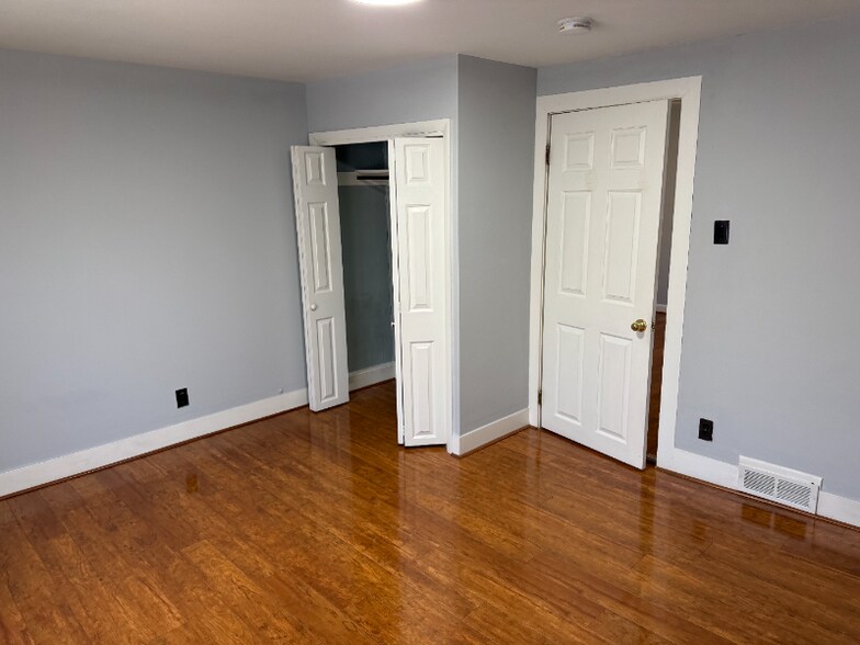 Building Photo - 506 Broad St