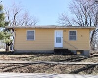 Building Photo - 306 MO-124