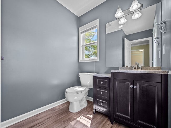 Building Photo - Welcome to Hyannis Court!