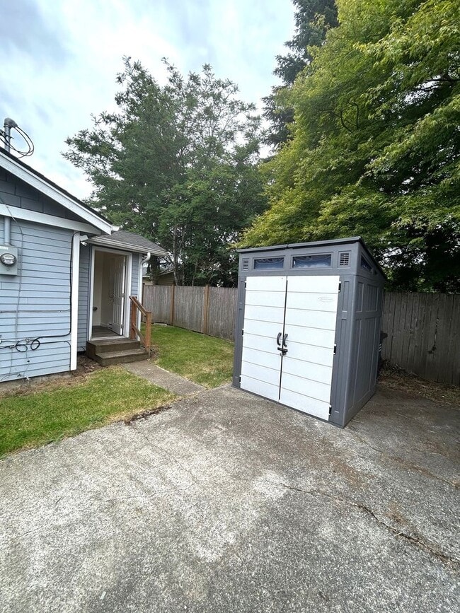 Building Photo - Cute/Cozy Marysville Homehome