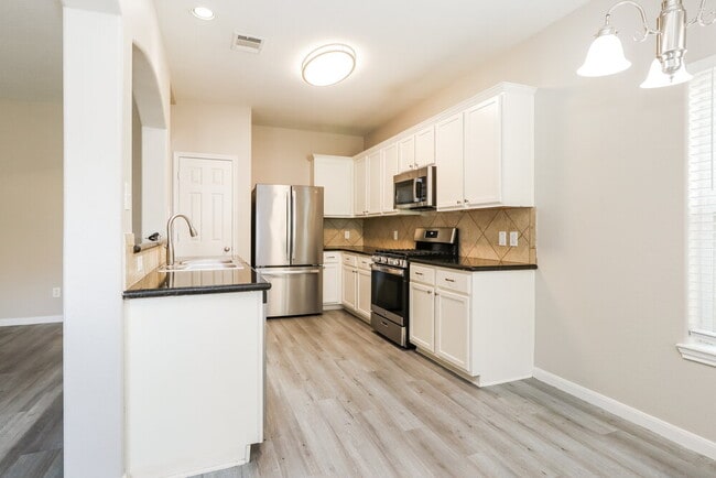 Building Photo - 18460 Sunrise Maple