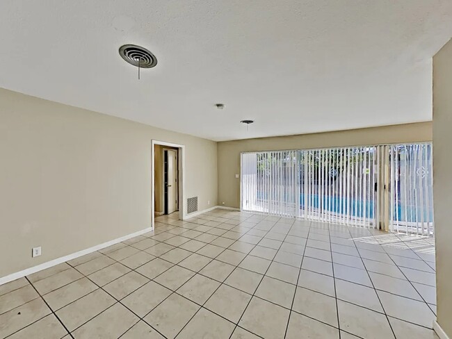 Building Photo - 2242 NE 62nd St