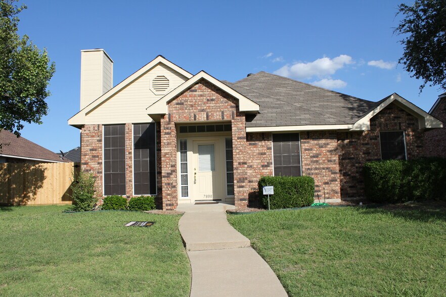 Building Photo - 7800 Kings Ridge Rd