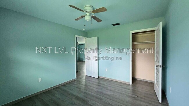 Building Photo - 2095 Eloise Cir