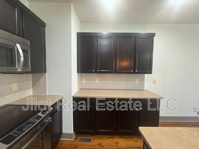 Building Photo - 1806 DeKalb Ave NE