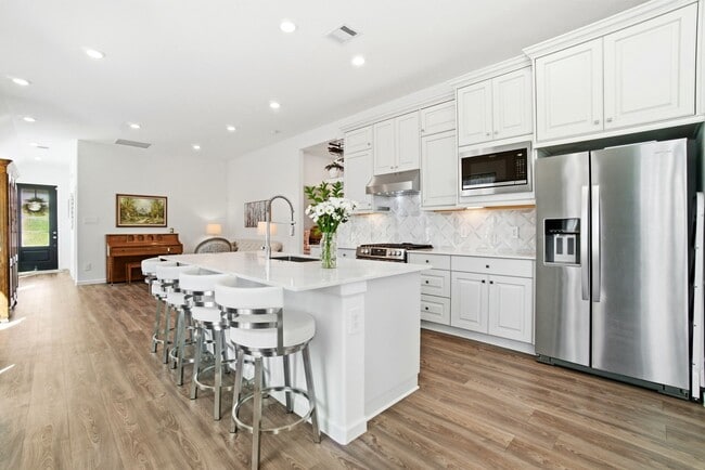 Building Photo - 1409 Northwood Blf Ln