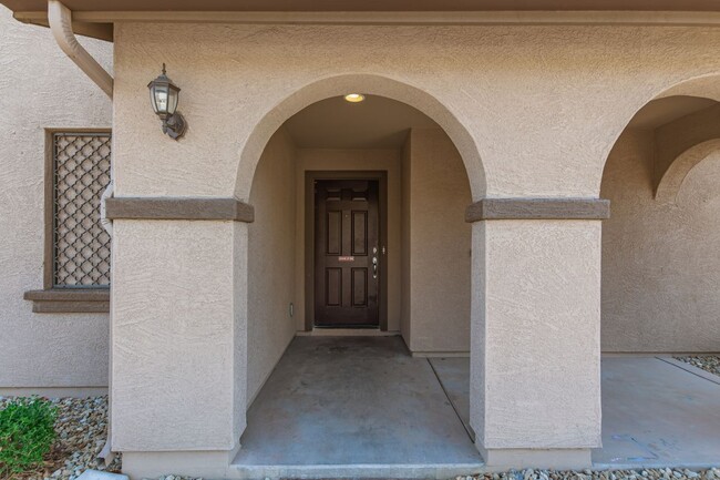 Building Photo - 16355 W Latham St