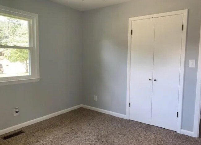 Building Photo - Cozy Ranch Home w/ Enclosed Sunroom, Fully...