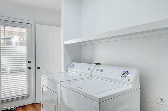 Building Photo - 2817 Via Florentine St