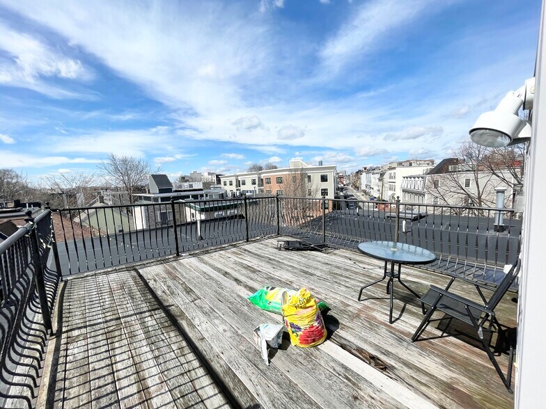 Building Photo - 44 Ward St