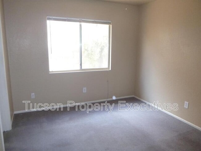 Building Photo - 9472 N Albatross Dr