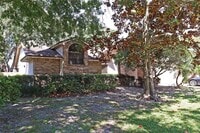 Building Photo - 5722 Bay Side Dr