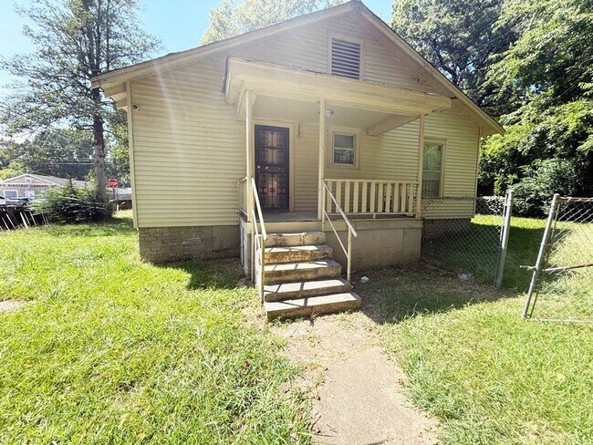 Building Photo - 446 Buntyn St