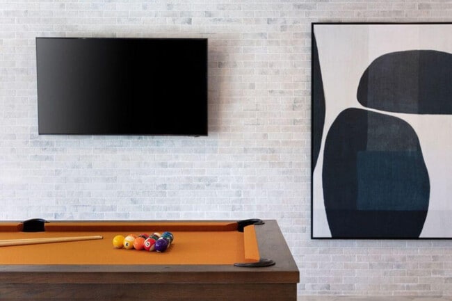 Building Photo - 1008 E El Camino Real