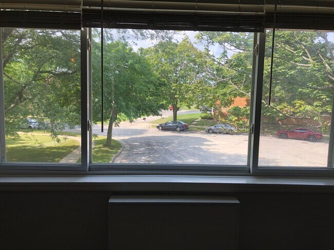 Building Photo - 1 Bedroom Apartment-St. Francis