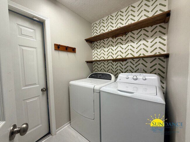 Building Photo - Fully Renovated 4-Bedroom Home on a Quiet Cul-de-Sac!
